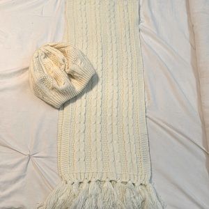 ARIS 100% acrylic beret and Cejon 100% acrylic scarf